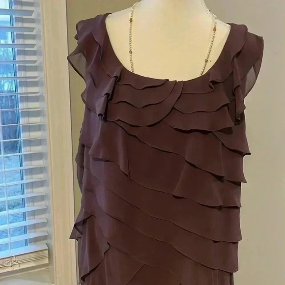 [16] Jacques Vert Plum Ruffled Layer Sleeveless  Dress - Picture 2 of 13